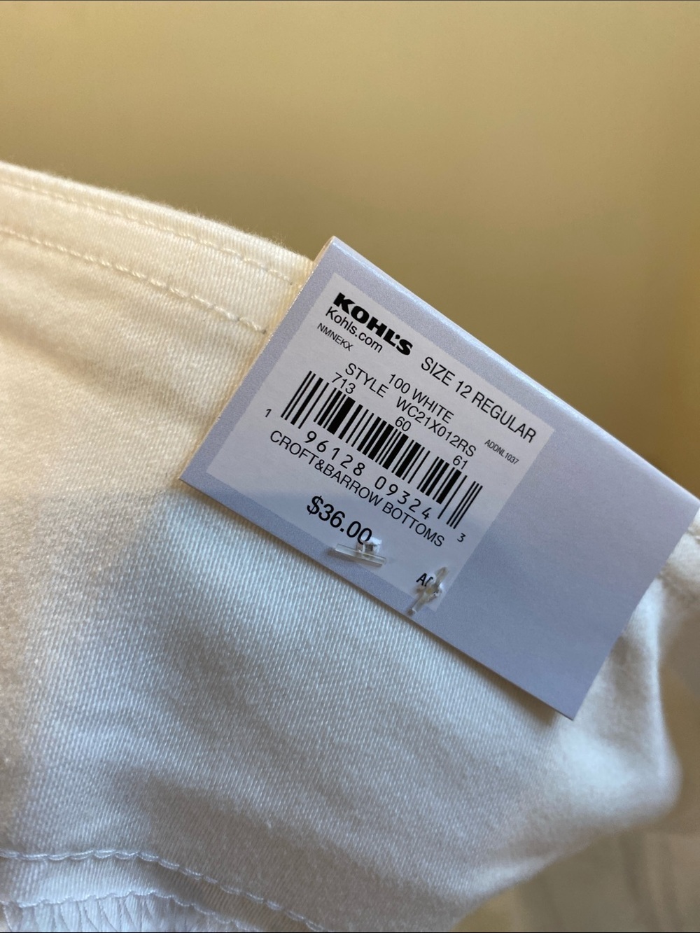 Croft & Barrow The Effortless Stretch White Stretch Bermuda Shorts Sz 12 - Picture 4 of 10